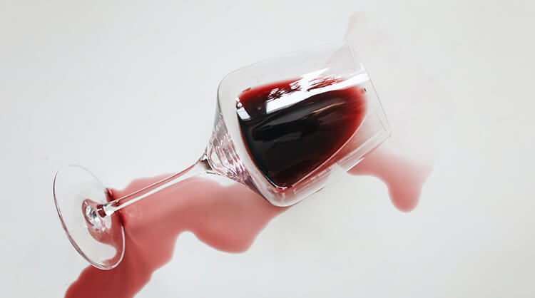 צבע אדום - על יין בעת מלחמה