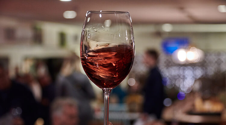 עלייתו, נפילתו ועלייתו מחדש של המלך קריניאן