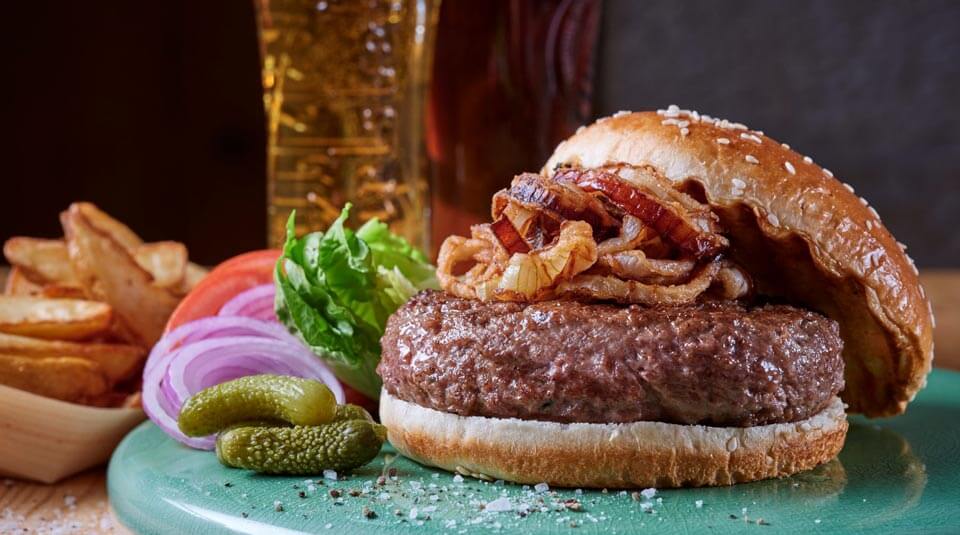 מלון דן ירושלים משיק Beer Garden עם תפריט מיוחד